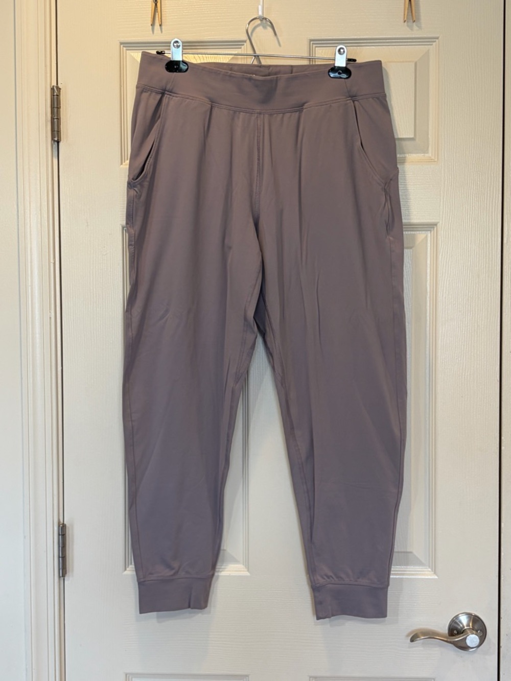 Under Armour Women’s Jogger Light Purple Large 25” Inseam